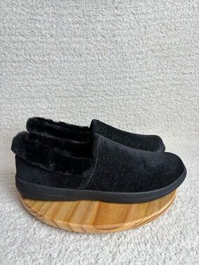 Vionic Shoes Womens 10 Black Clare Faux Fur Slippers Hard Sole Arch Support